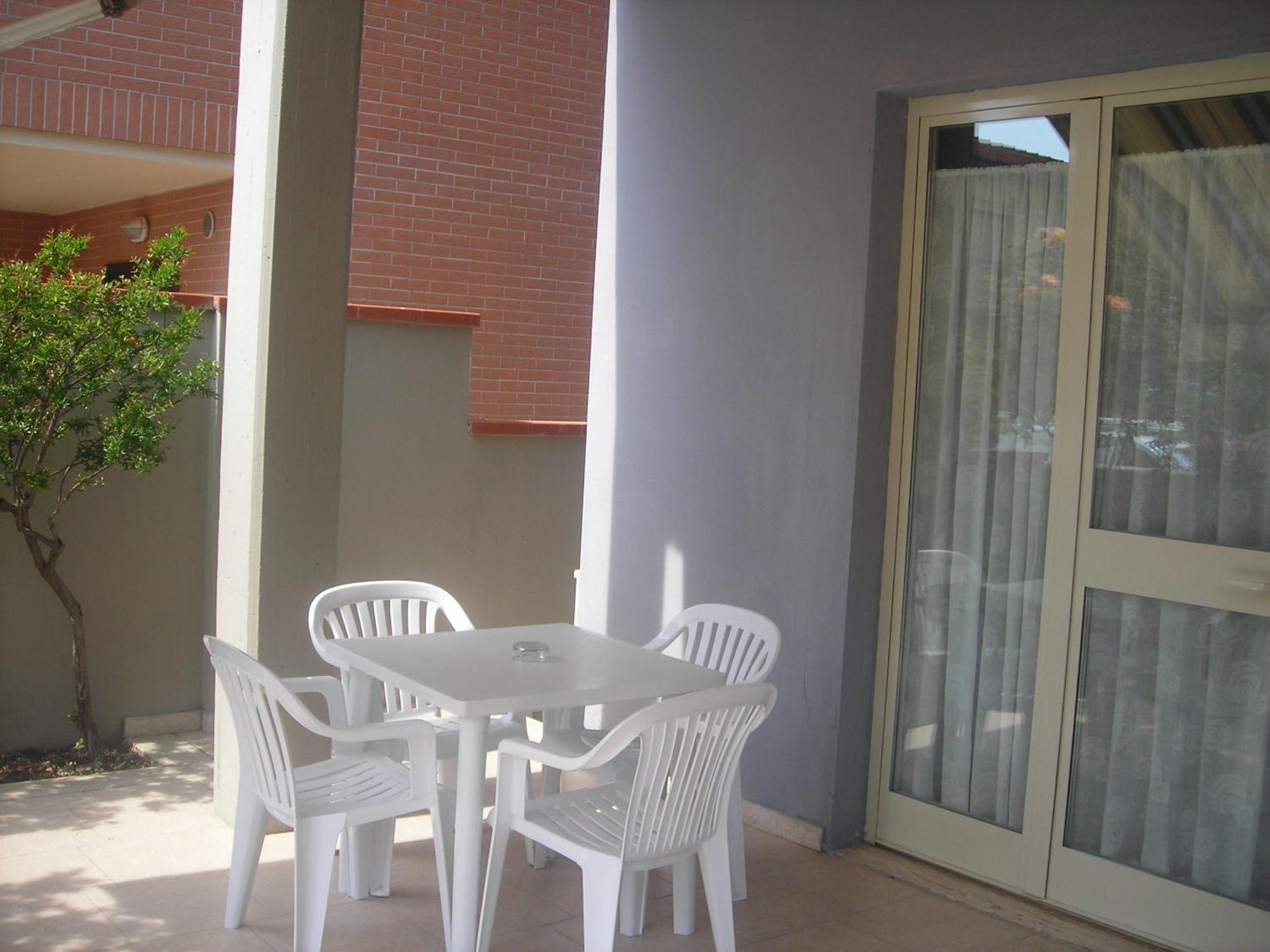 C.A.V. Residenza Prisco Aparthotel Marina di Grosseto Exterior photo